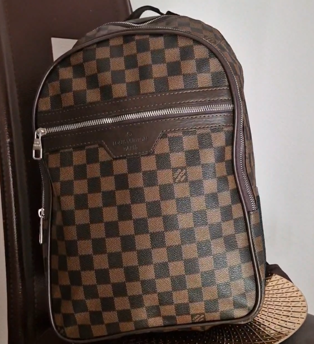 Mochila LV marron y negra