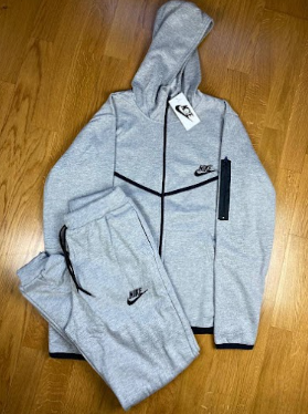 Nike Tech gris