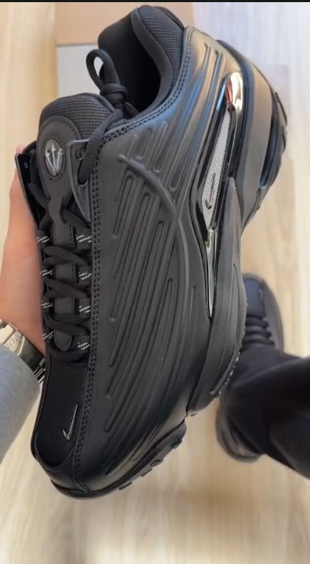Nike nocta negro detalles grises