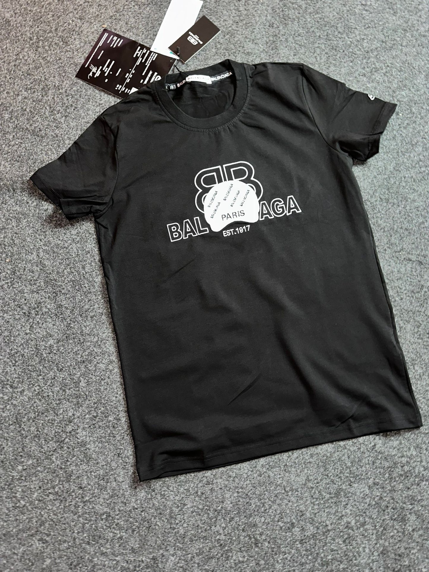 Camiseta balenciaga negra