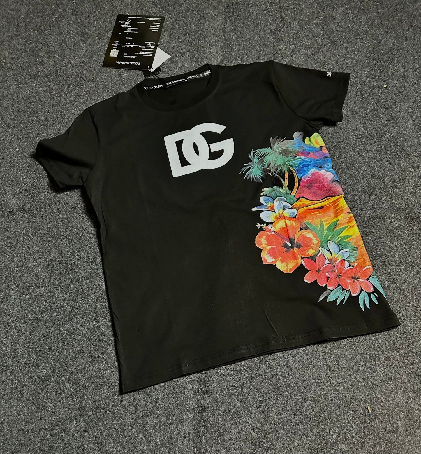 Camiseta D&G negro con flores