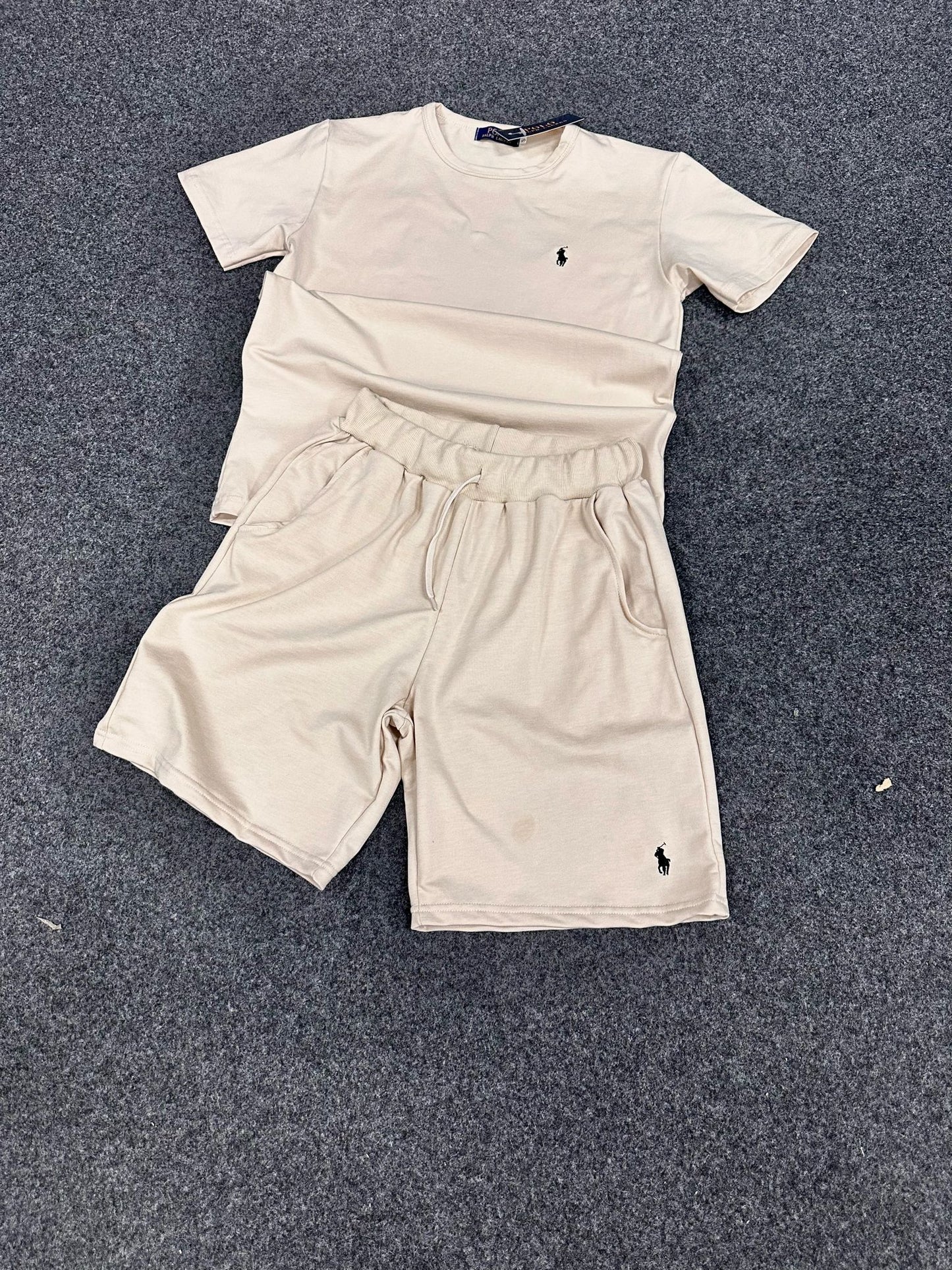 Conjunto de ralph lauren camiseta beige bañador beige