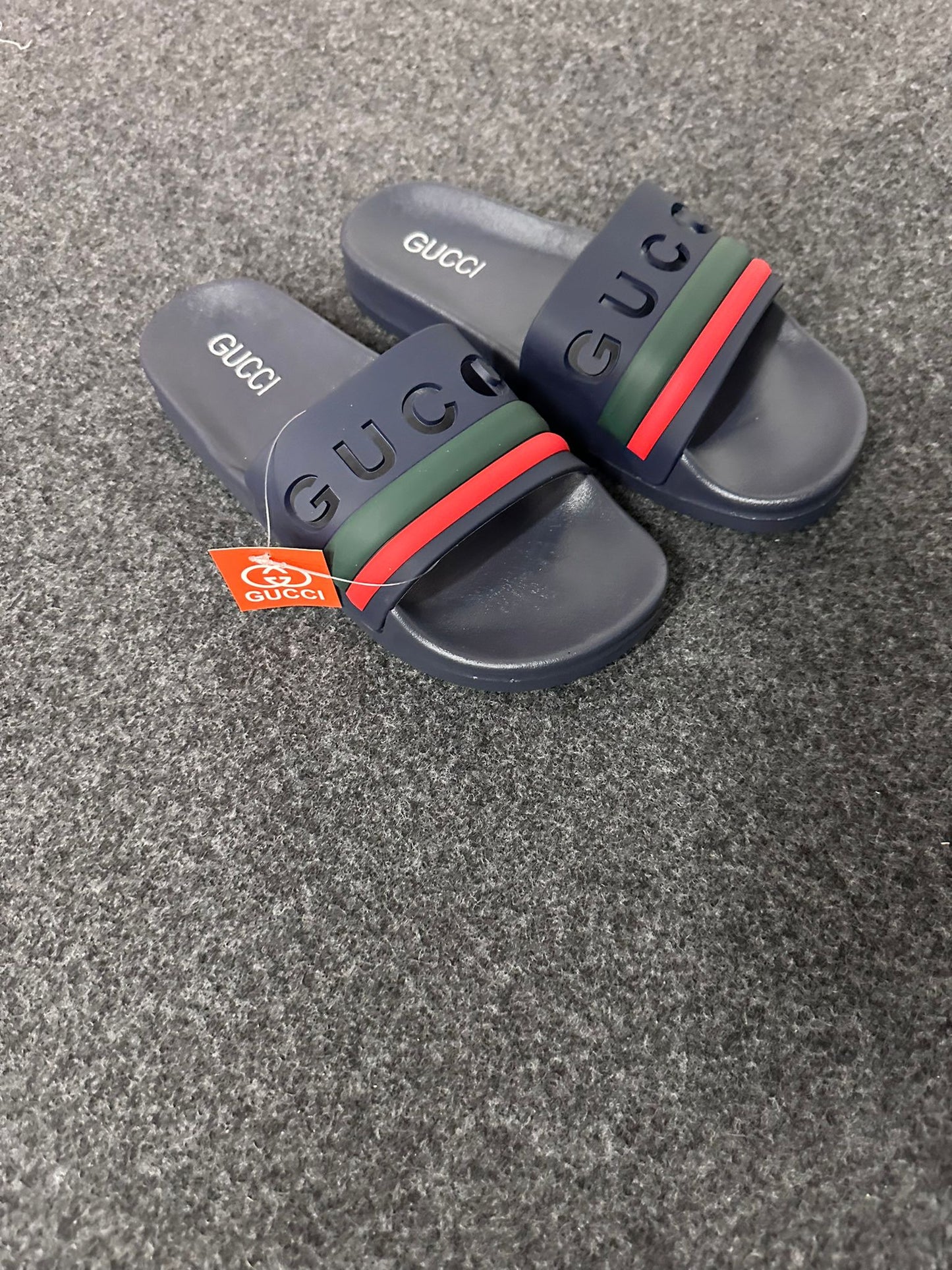 Chanclas gucci azules lineas verdes y rojas