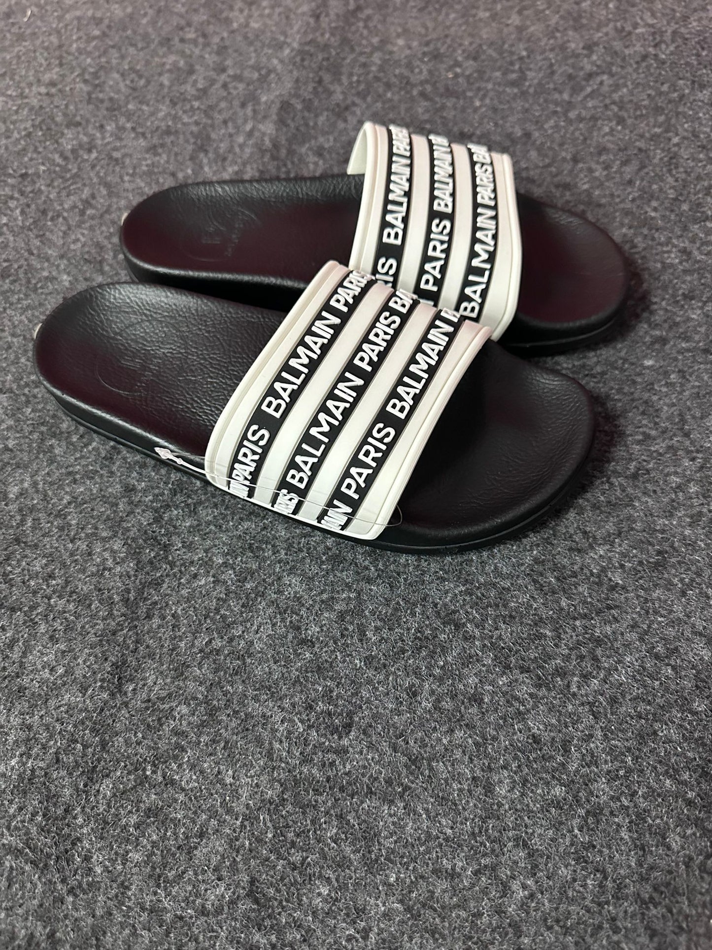 Chanclas balmain blanca logo negro