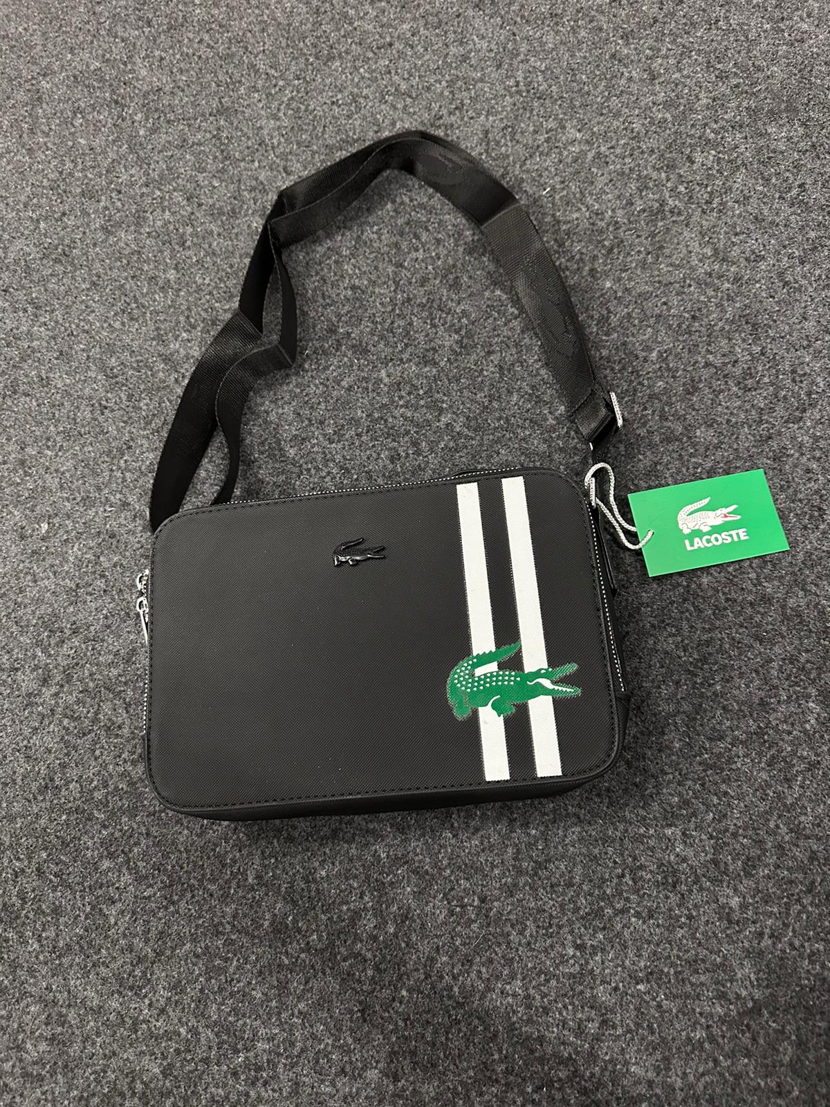 Bolso Lacoste negra logo verde