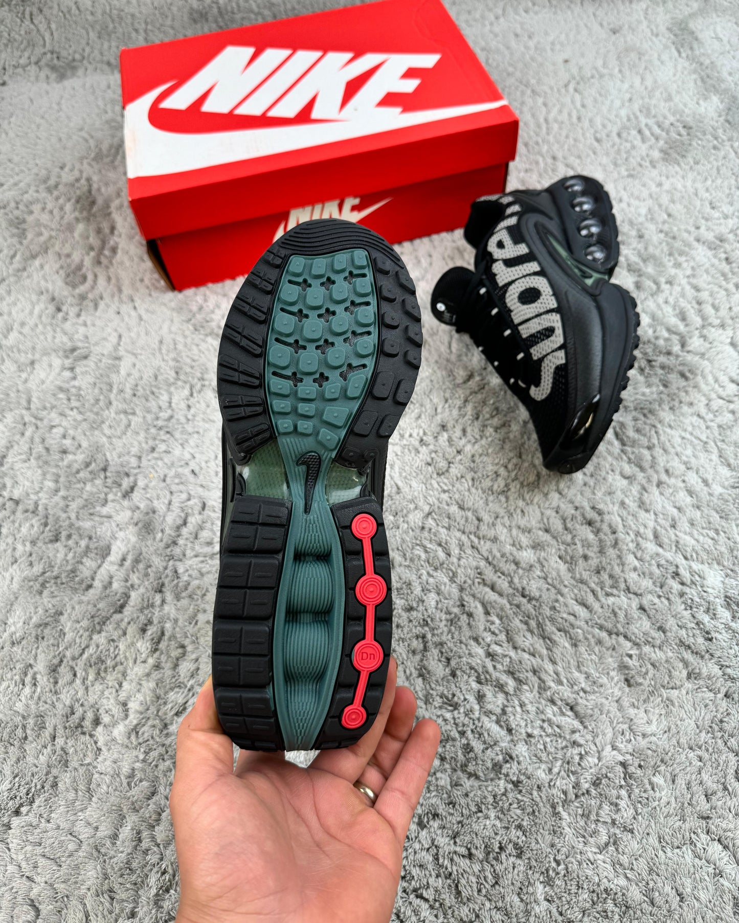 Nike TN DN negras supreme