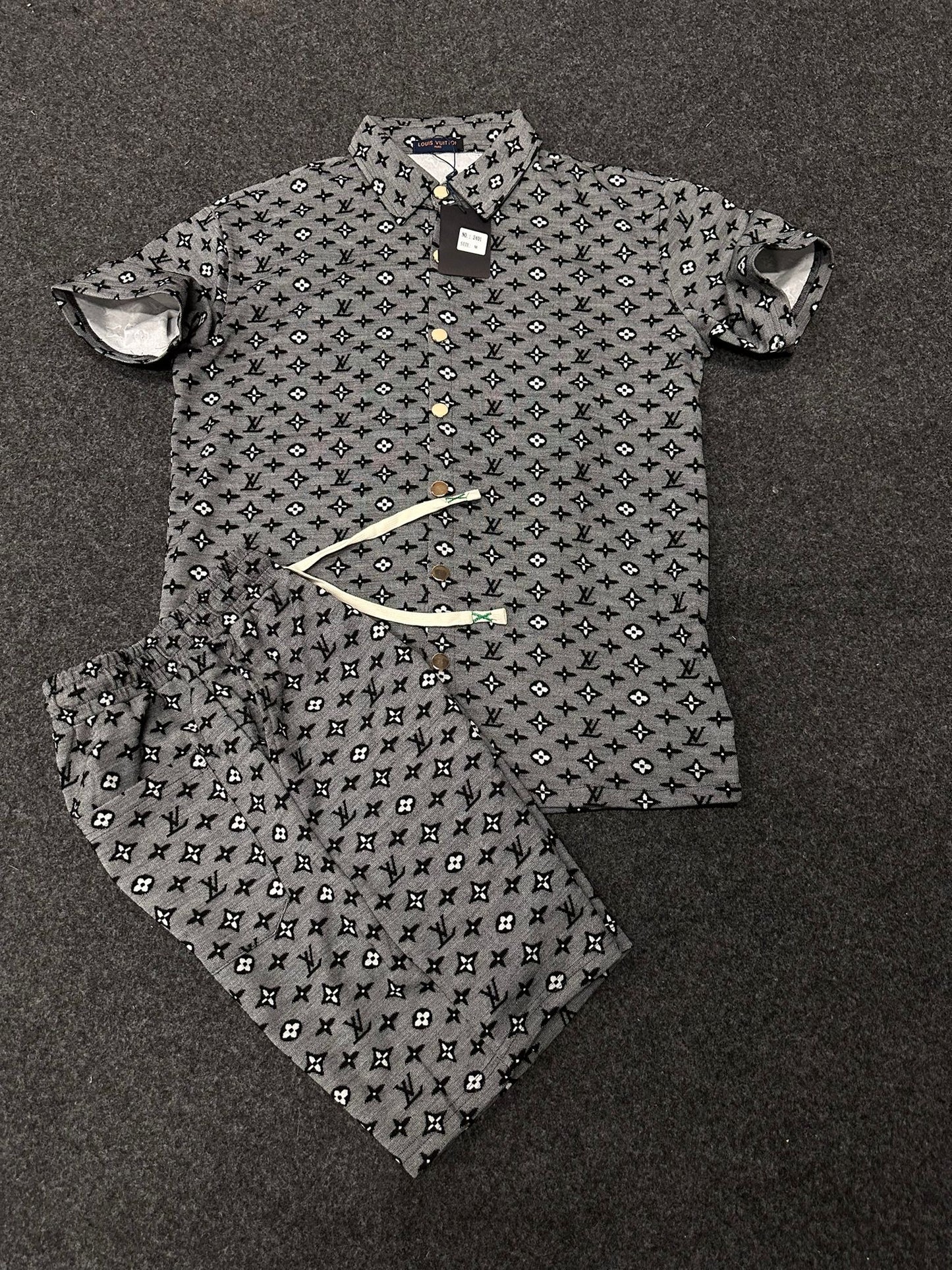 Conjunto lv gris y negro