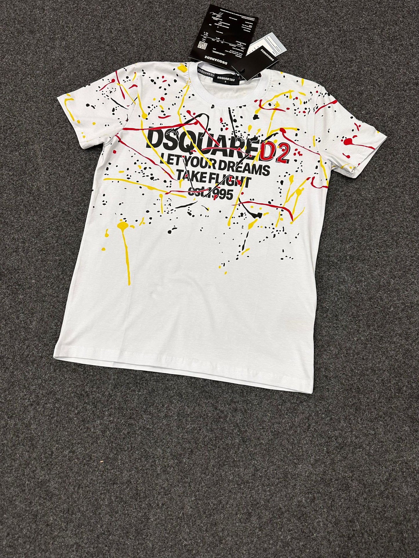 Camiseta dsquared blanca logo negro pinturas