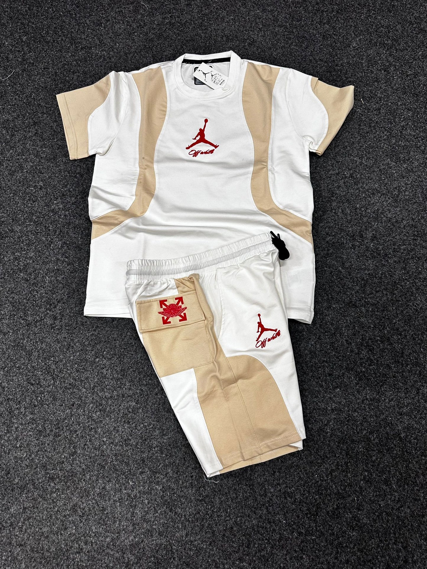 Conjunto jordan blanco logo rojo