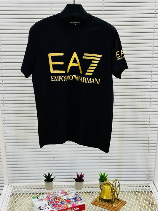 Camiseta armani negra logo dorado oversize