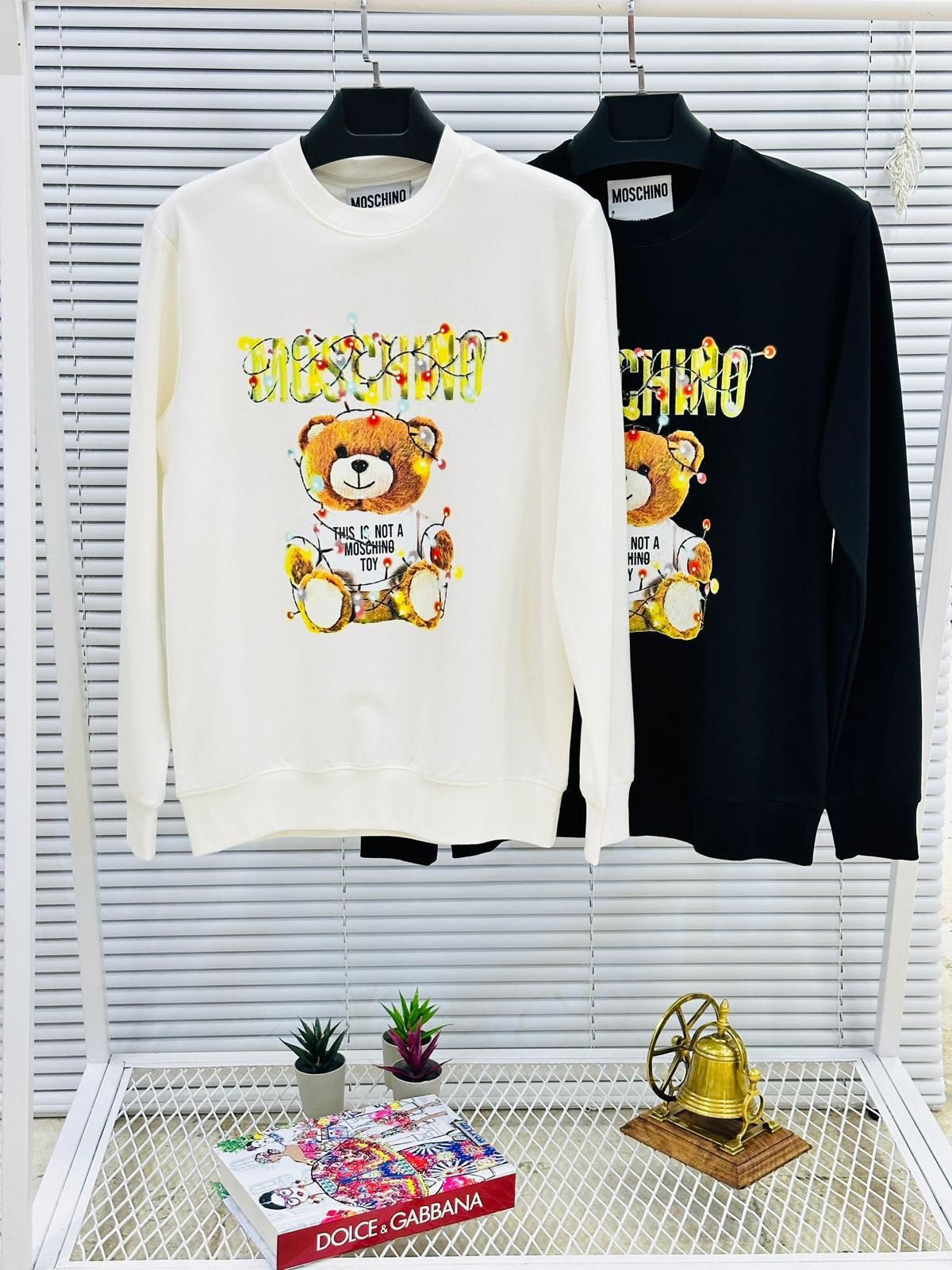 Sudadera Moschino blanco logo en grande navidad