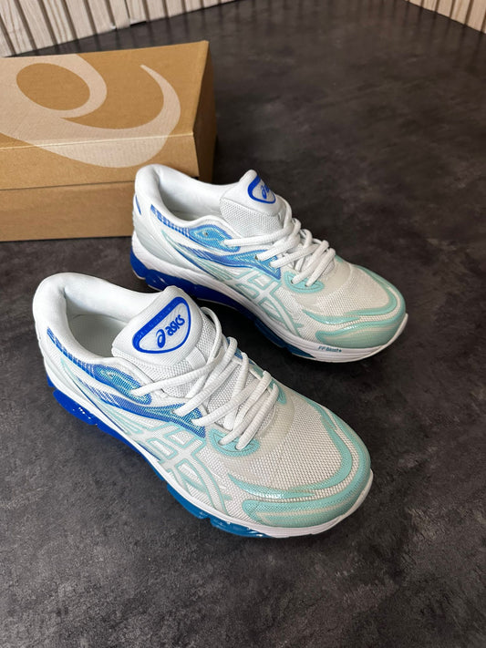 Asics Gel Quantum 360 blancas logo azules