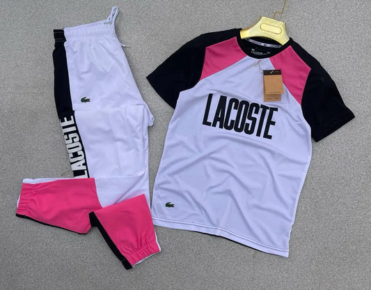 Conjunto Lacoste blanco logo negro detalles rosas y negros