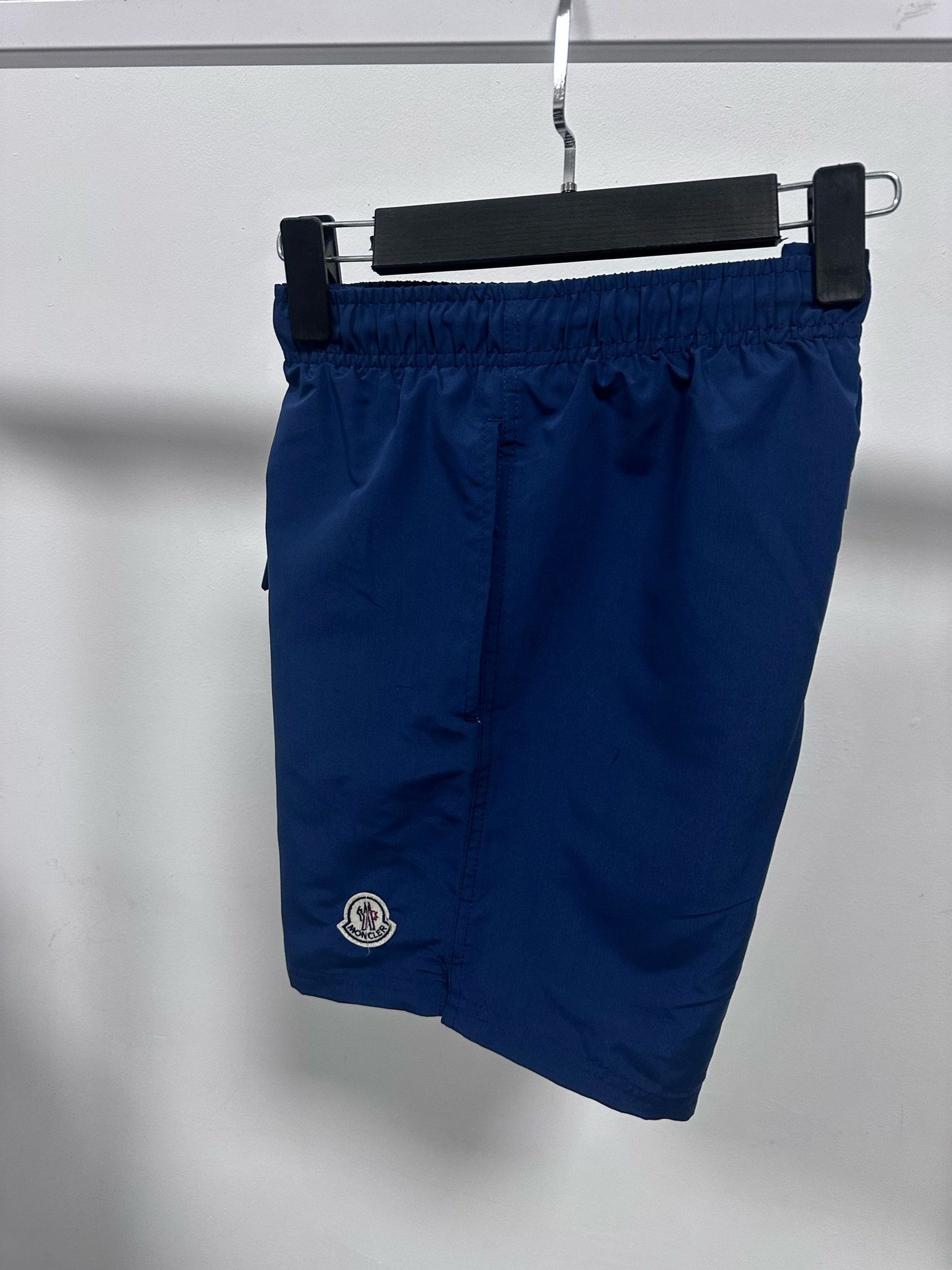 Bañador Moncler azul marino logo blanco