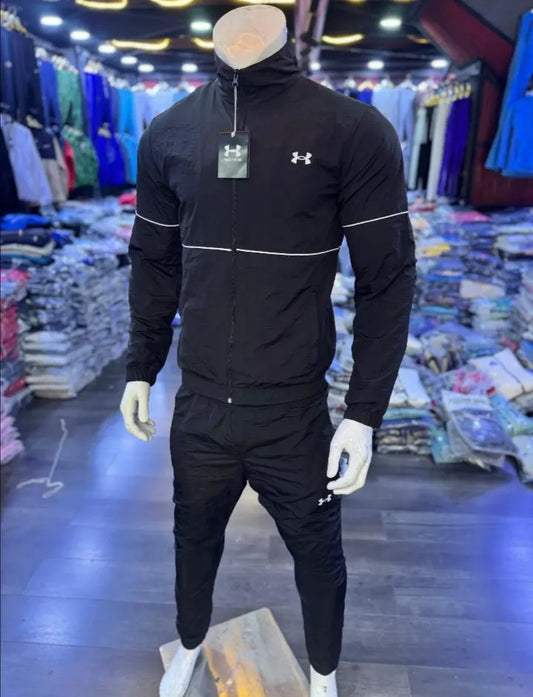 Chandal under armour negro logo blanco
