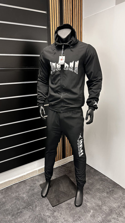 Chandal jordan negro logo blanco y negro