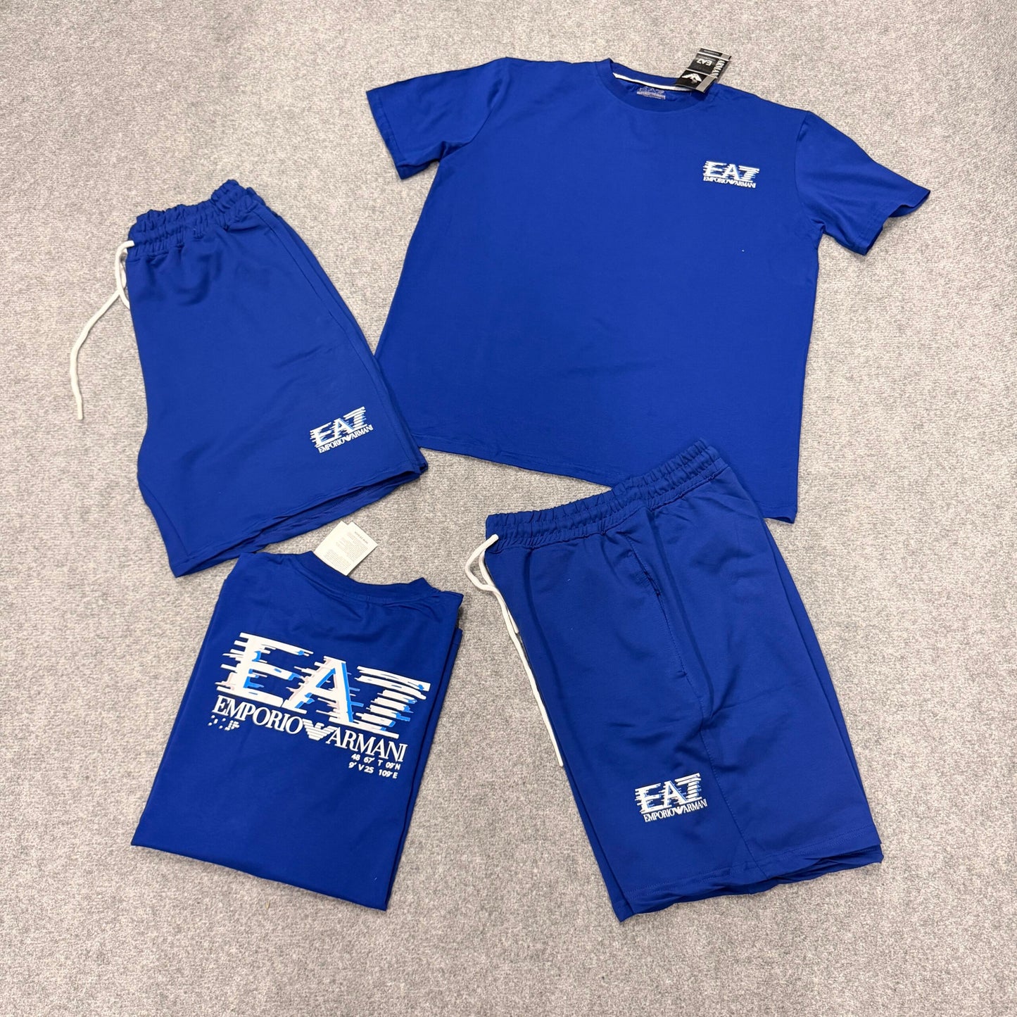 Conjunto armani azul logo blanco detalles azules