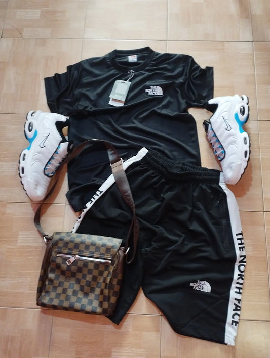 Conjunto North Face negro logo blanco