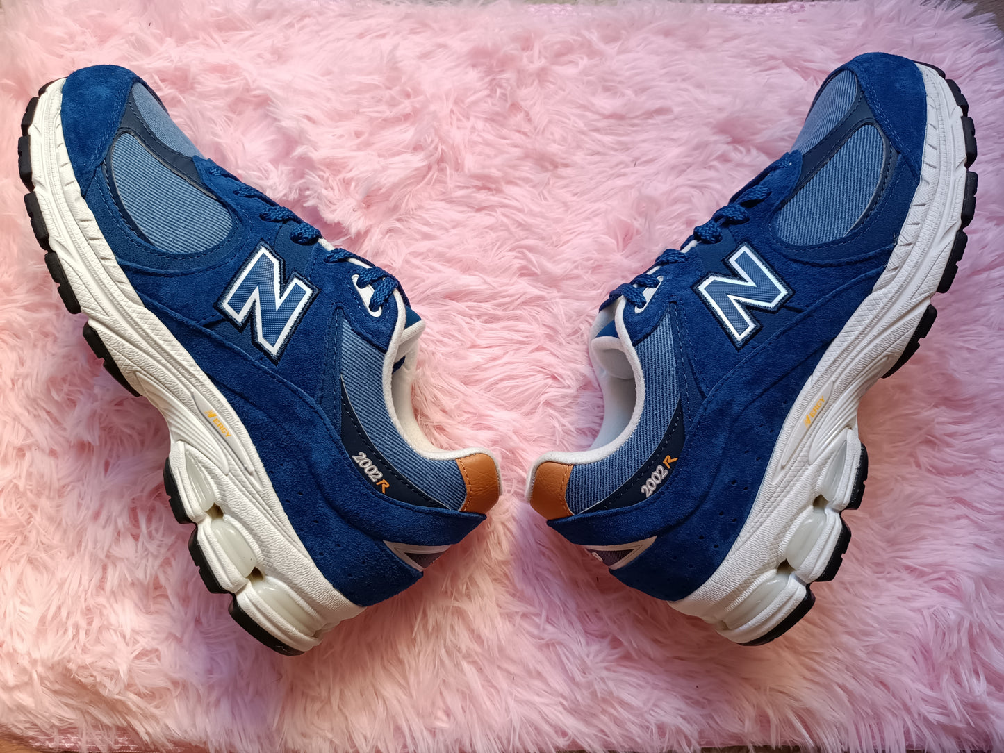 New Balance 2002r