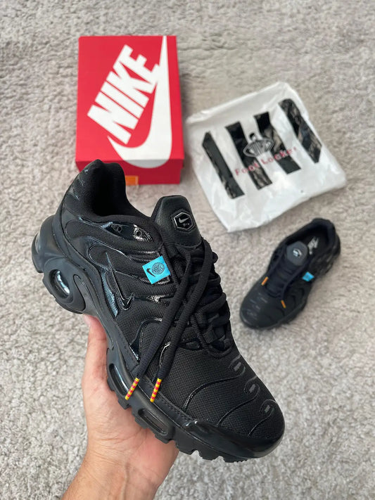 NIKE TN NEGRA