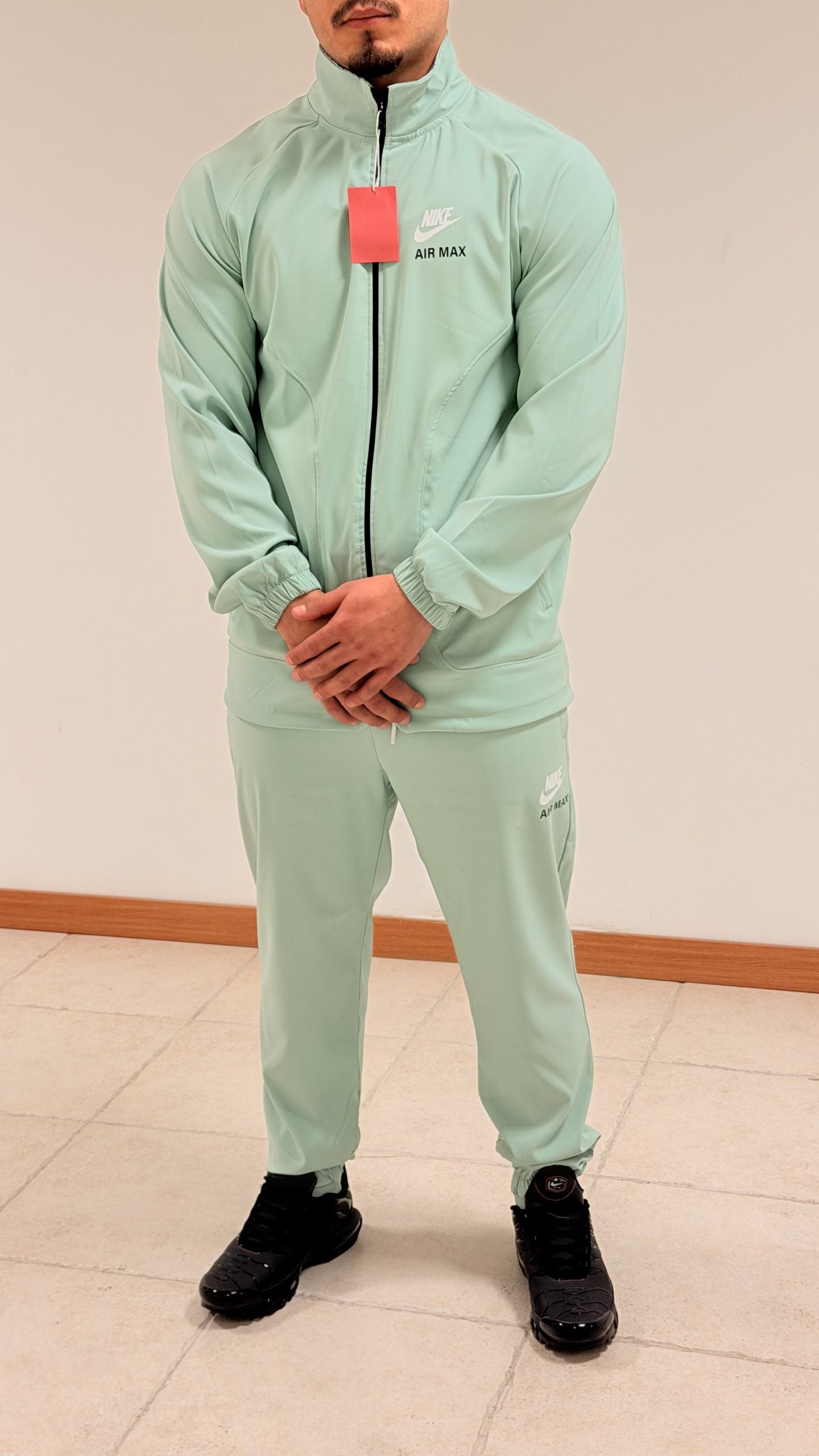 Chandal nike air max verde agua logo negro y blanco