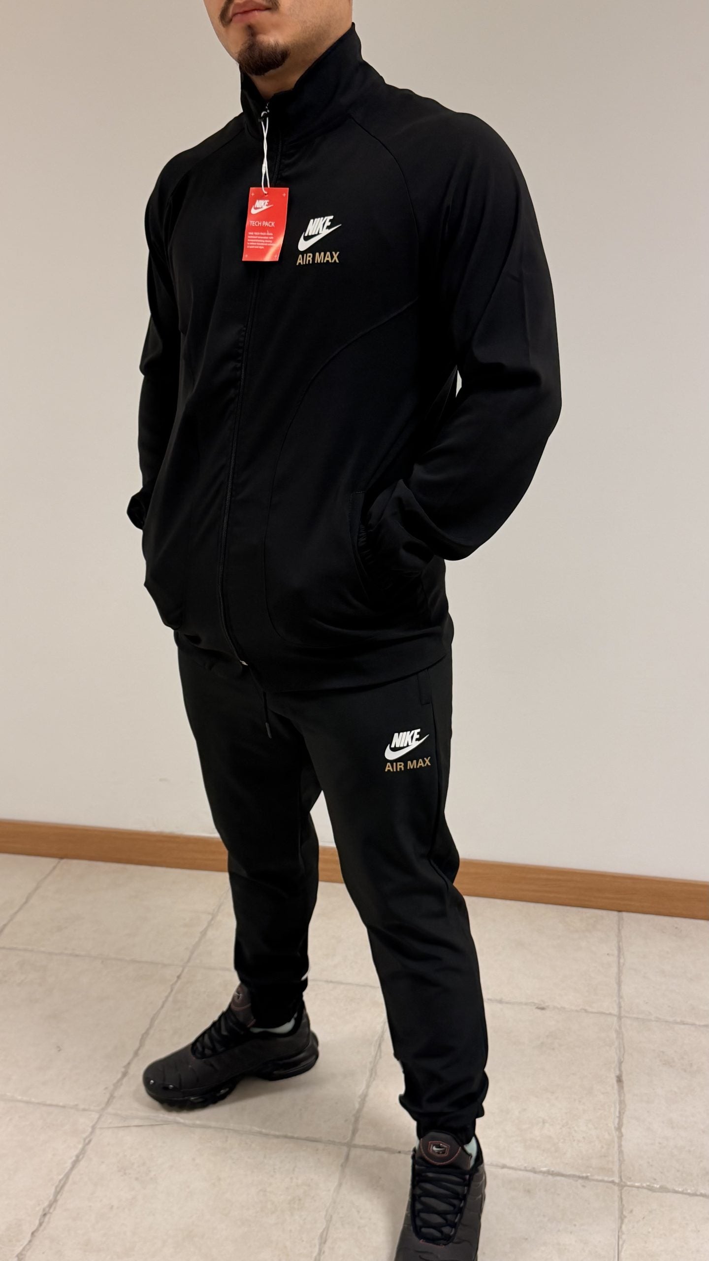 Chandal nike air max negro logo blanco