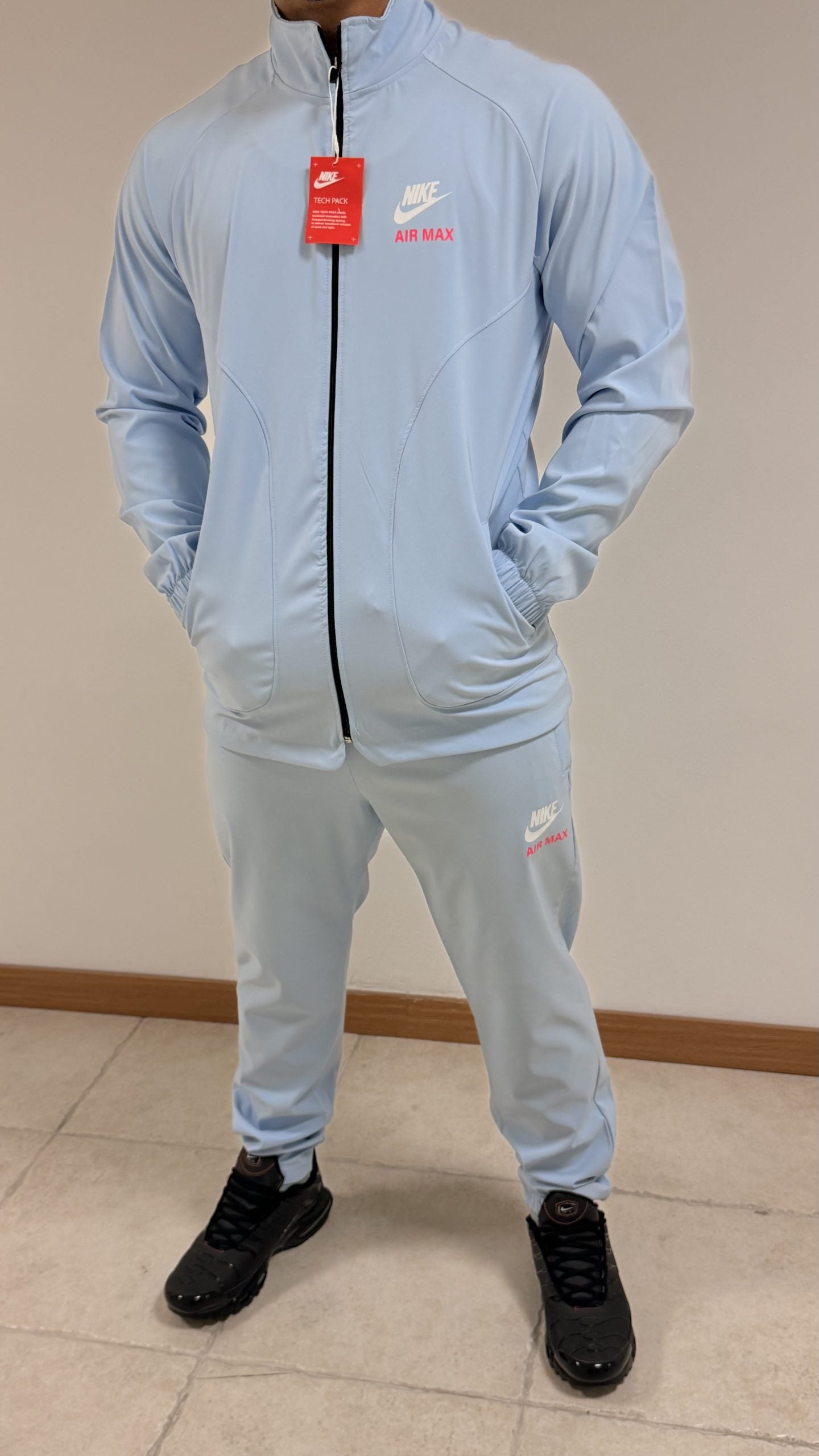 Chandal nike air max azul claro logo rojo y blanco