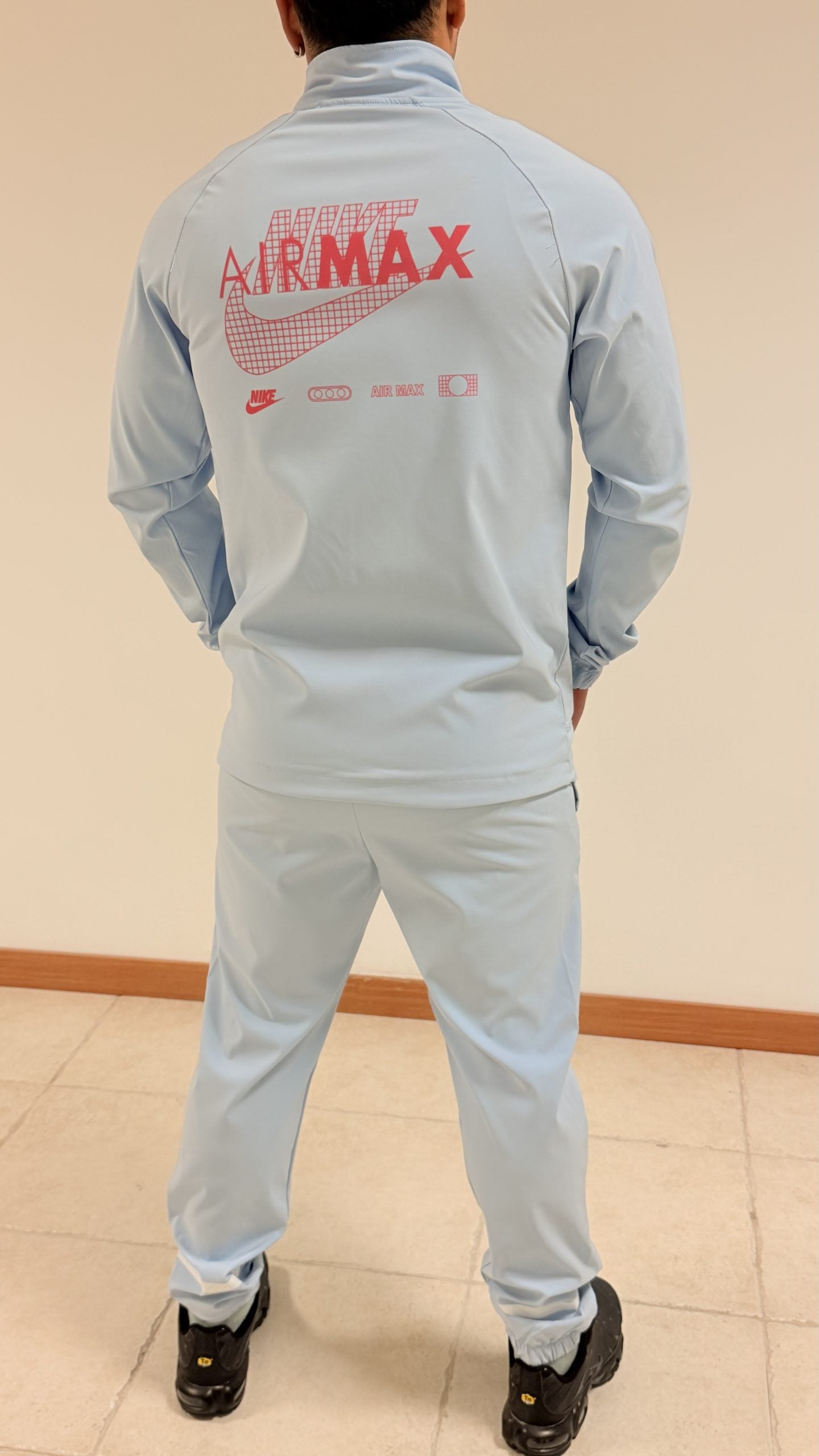 Chandal nike air max azul claro logo rojo y blanco