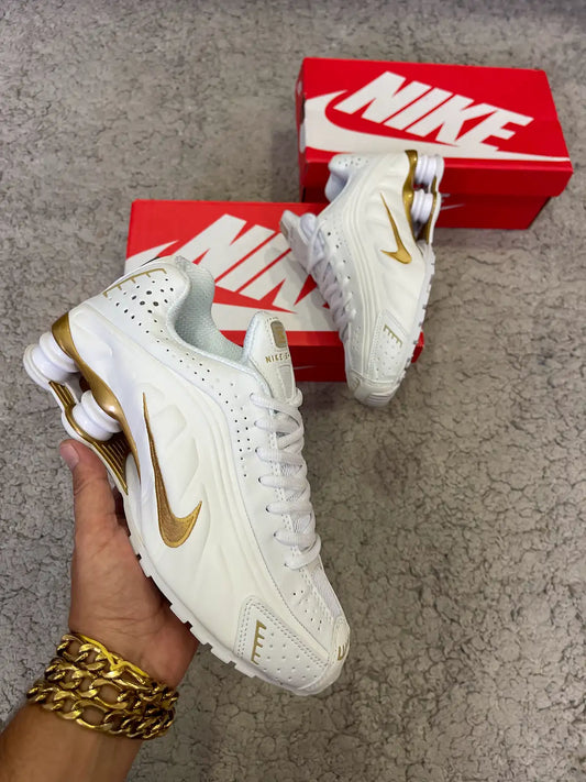 Shox r4 blancos logo dorado