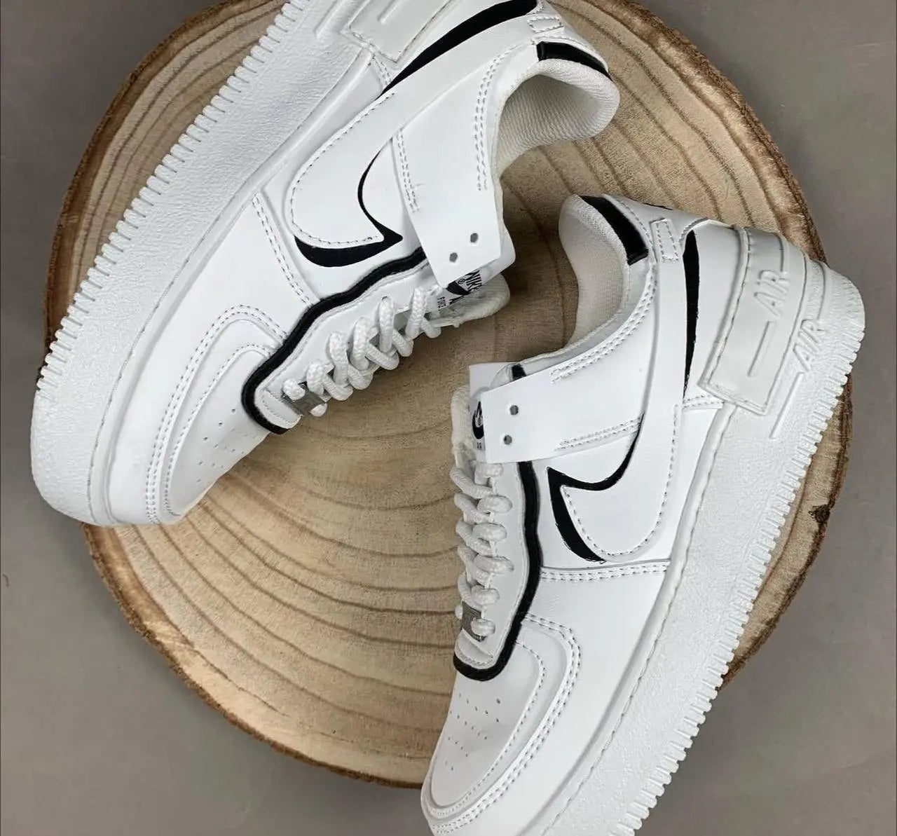 NIKE AIR FORCE ONE SHADOW BLANCA DETALLES NEGROS