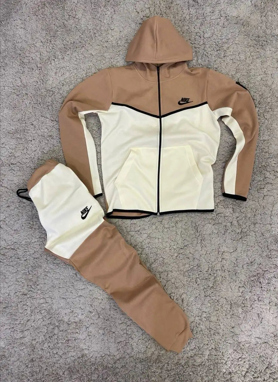 Nike Tech Fleece Marron y blanco