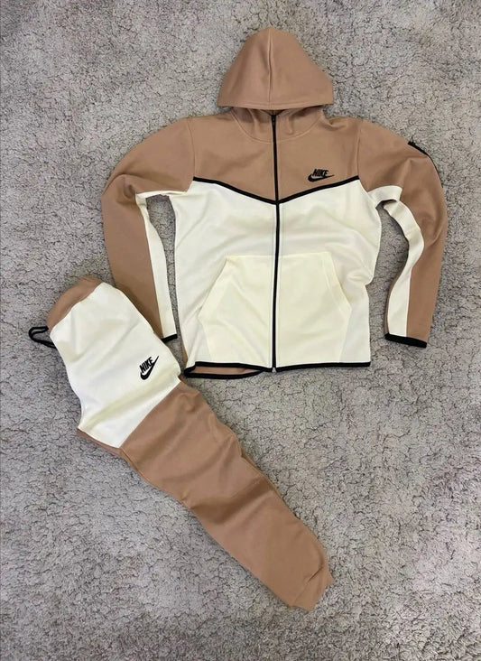 Nike Tech Fleece Marron y blanco