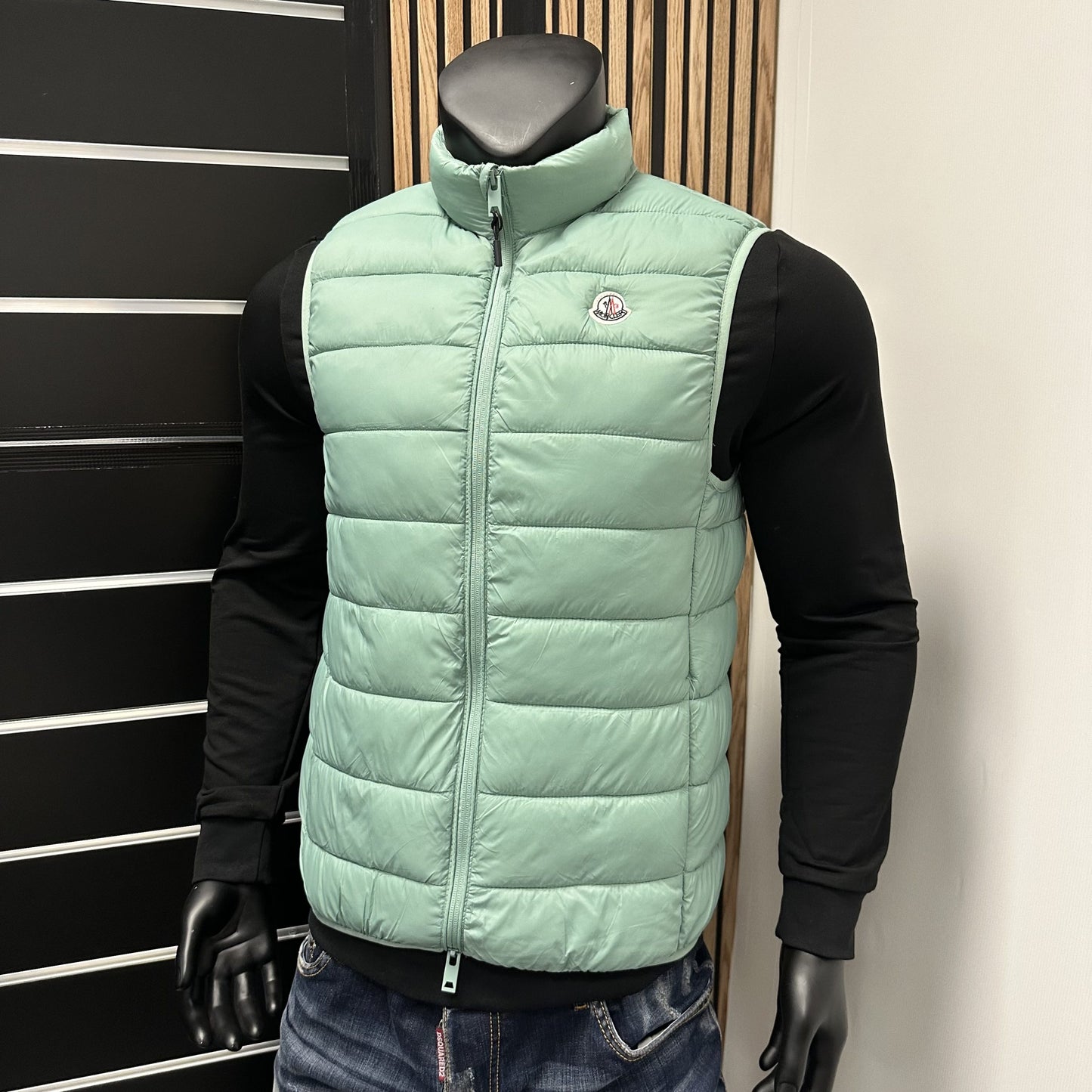 Chaleco moncler verde agua logo blanco
