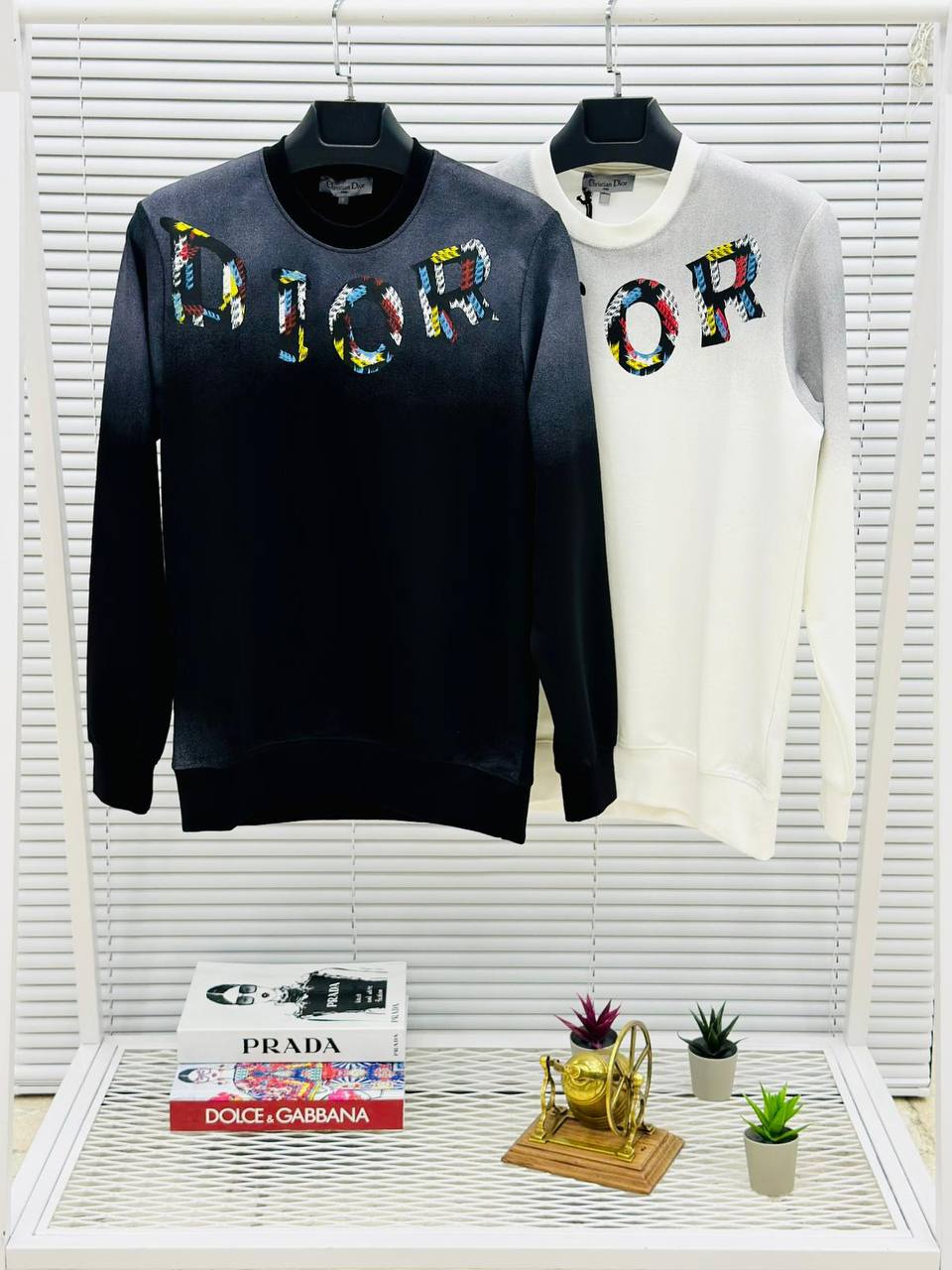 Sudadera Dior negro logo negro detalles colores