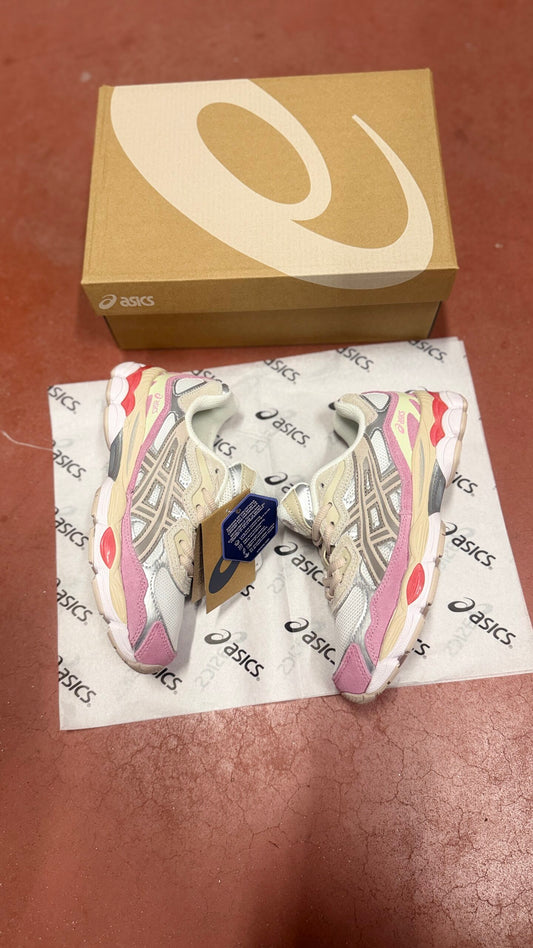 Asics Gel NYC rosas logo beige