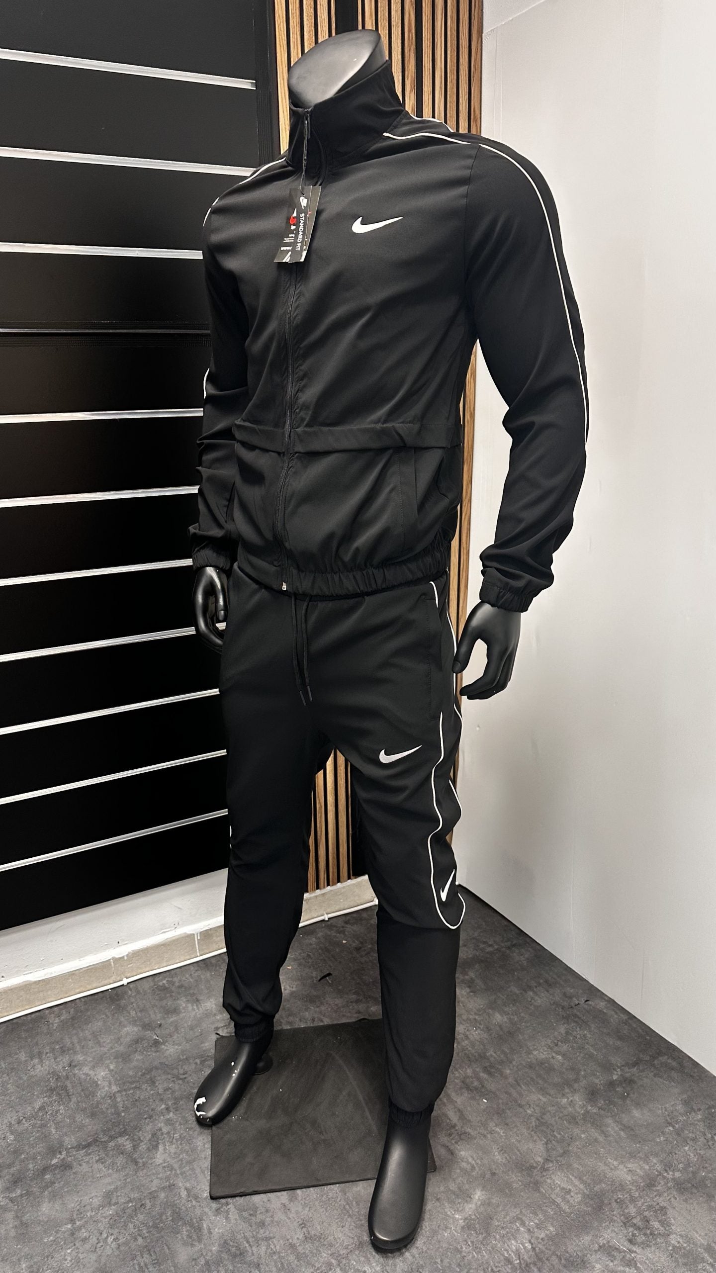 Chandal nike negro logo blanco