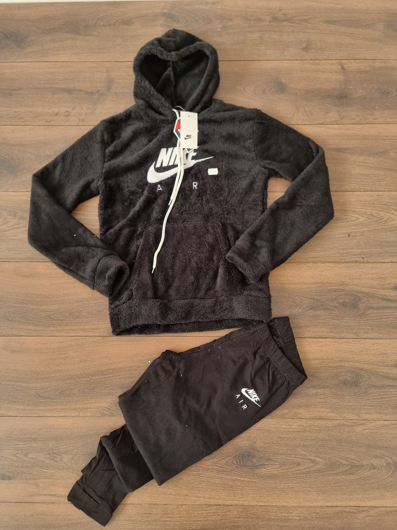 Chandal nike chica terciopelo negro