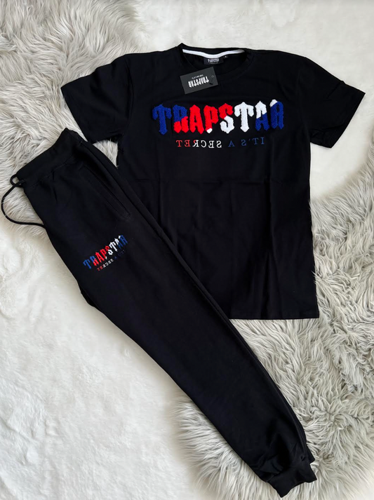 Conjunto Trapstar negro logo tricolor