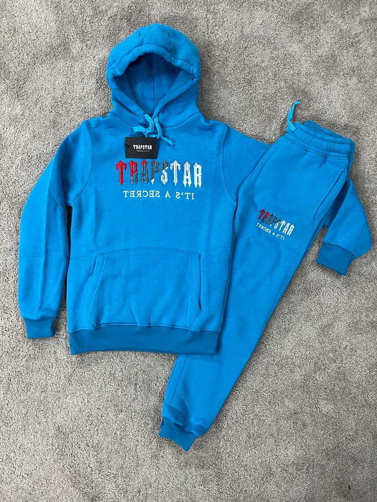 Trapstar azul claro logo tricolor