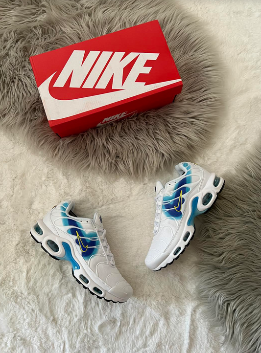 Nike TN blanco logo azul contorno amarillo detalles azules