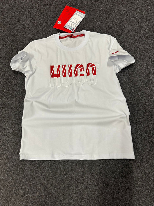 Camiseta hugo boss blanco logo rojo y blanco