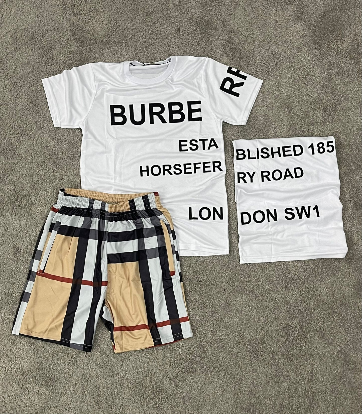 Conjunto burberry blanco logo negro