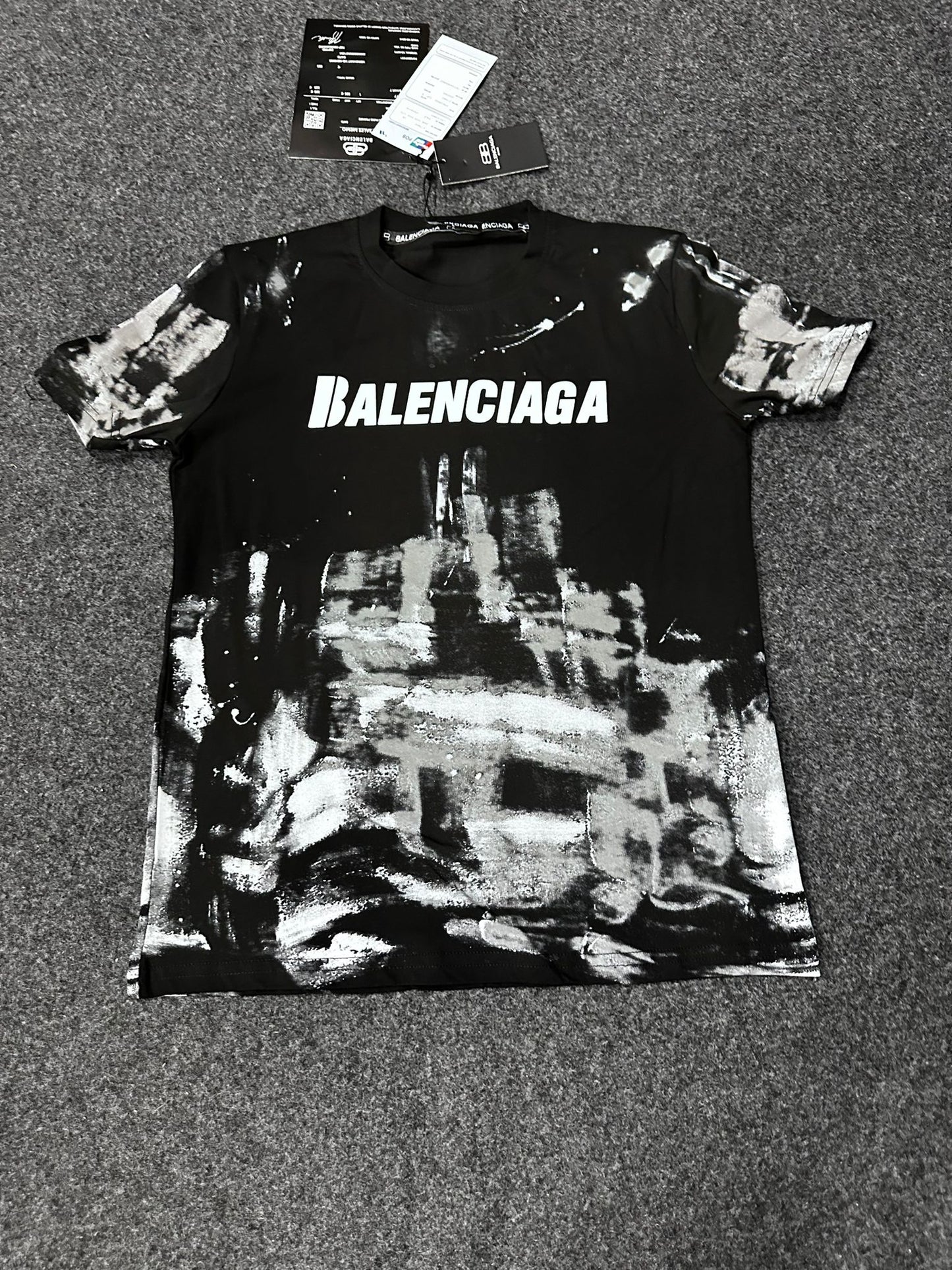 Camiseta balenciaga negra logo blanco