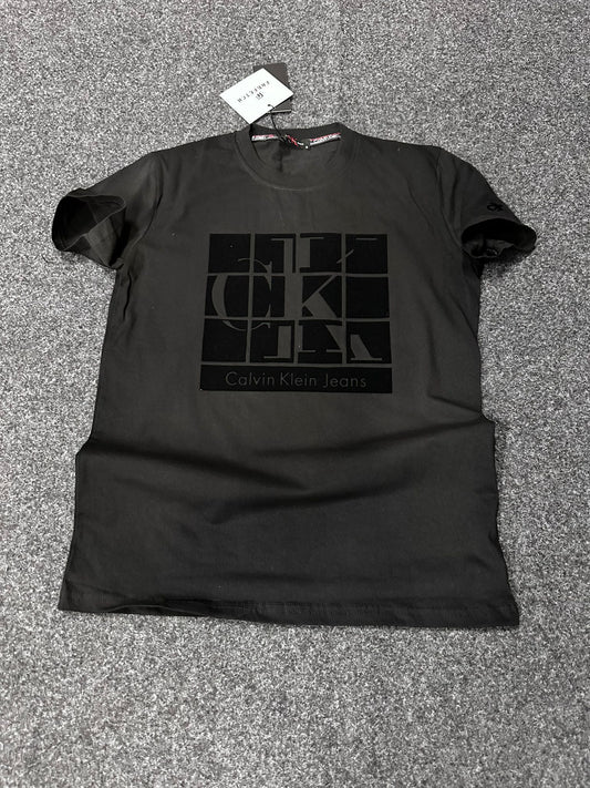 Camiseta CK negra logo negro