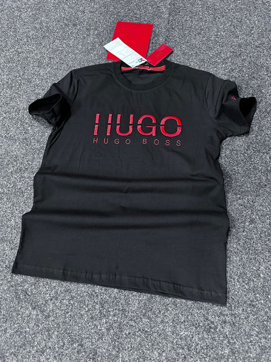 Camiseta hugo boss negro logo rojo