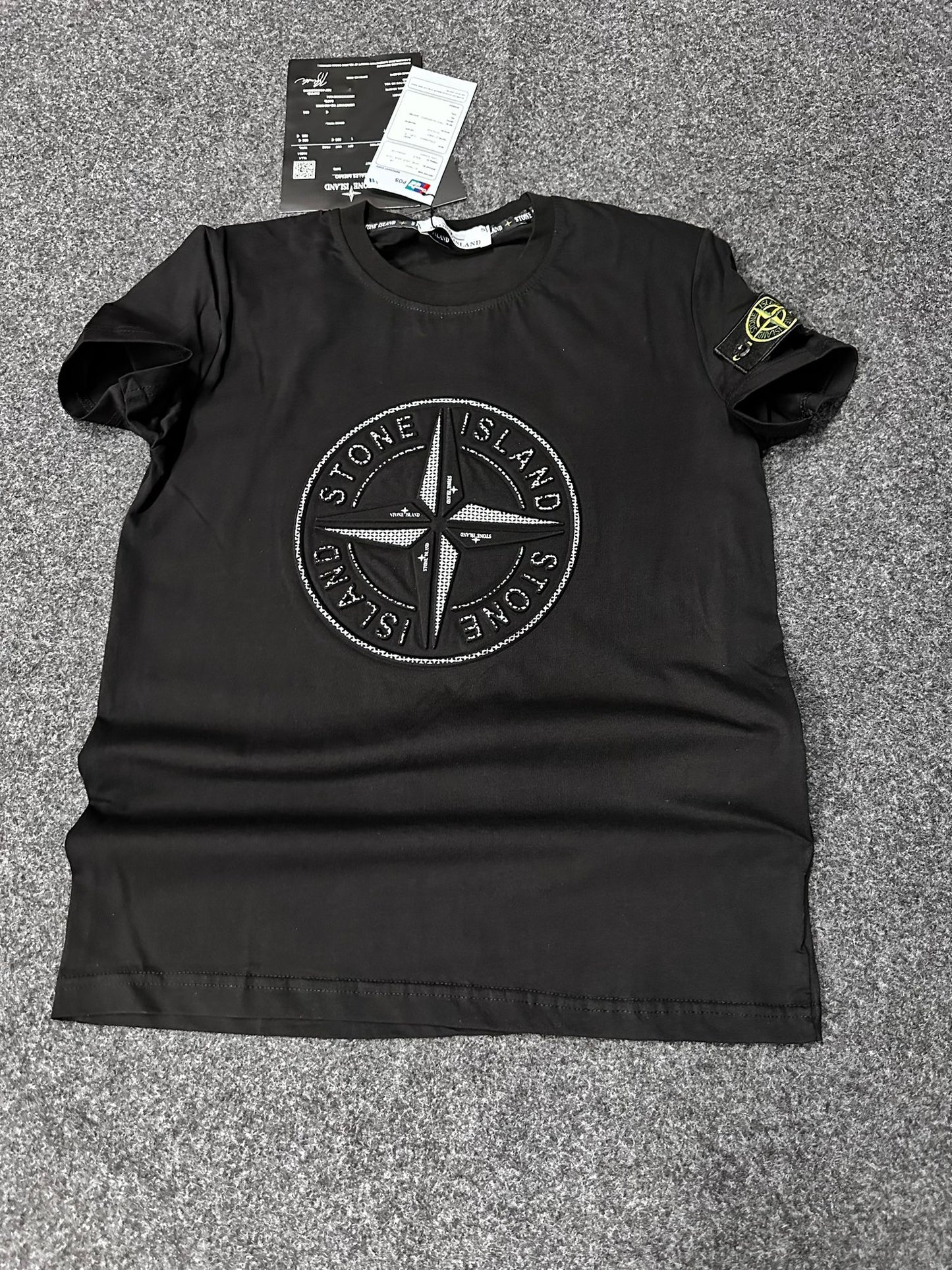 Camiseta stone island negro logo negro y blanco