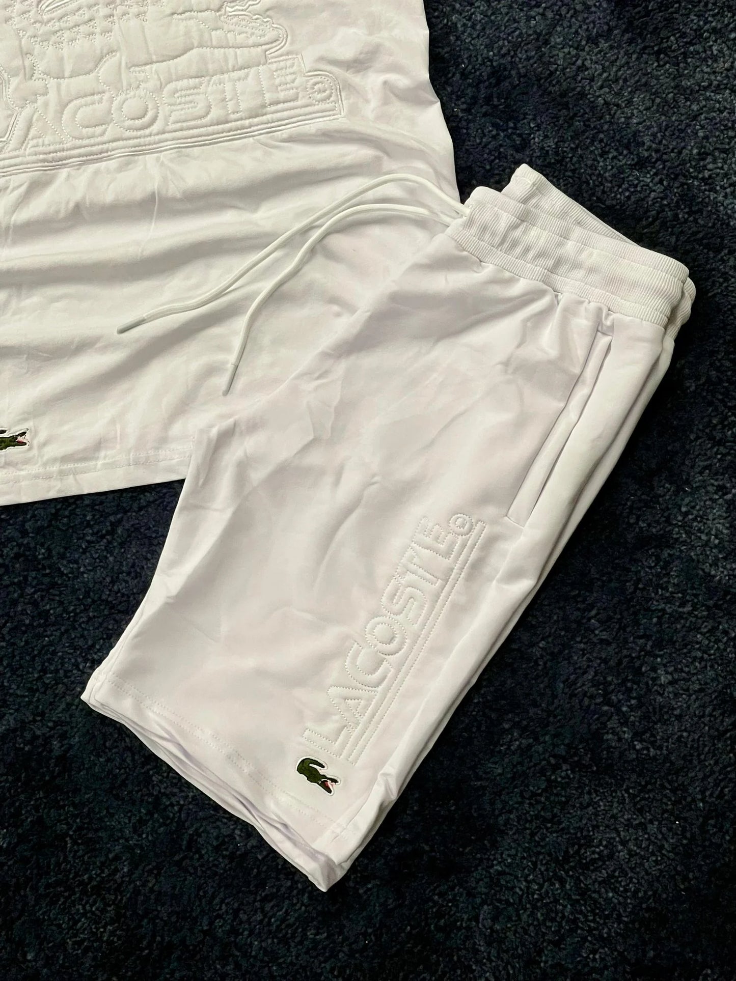 Conjunto corto lacoste blanco logo grande en pecho