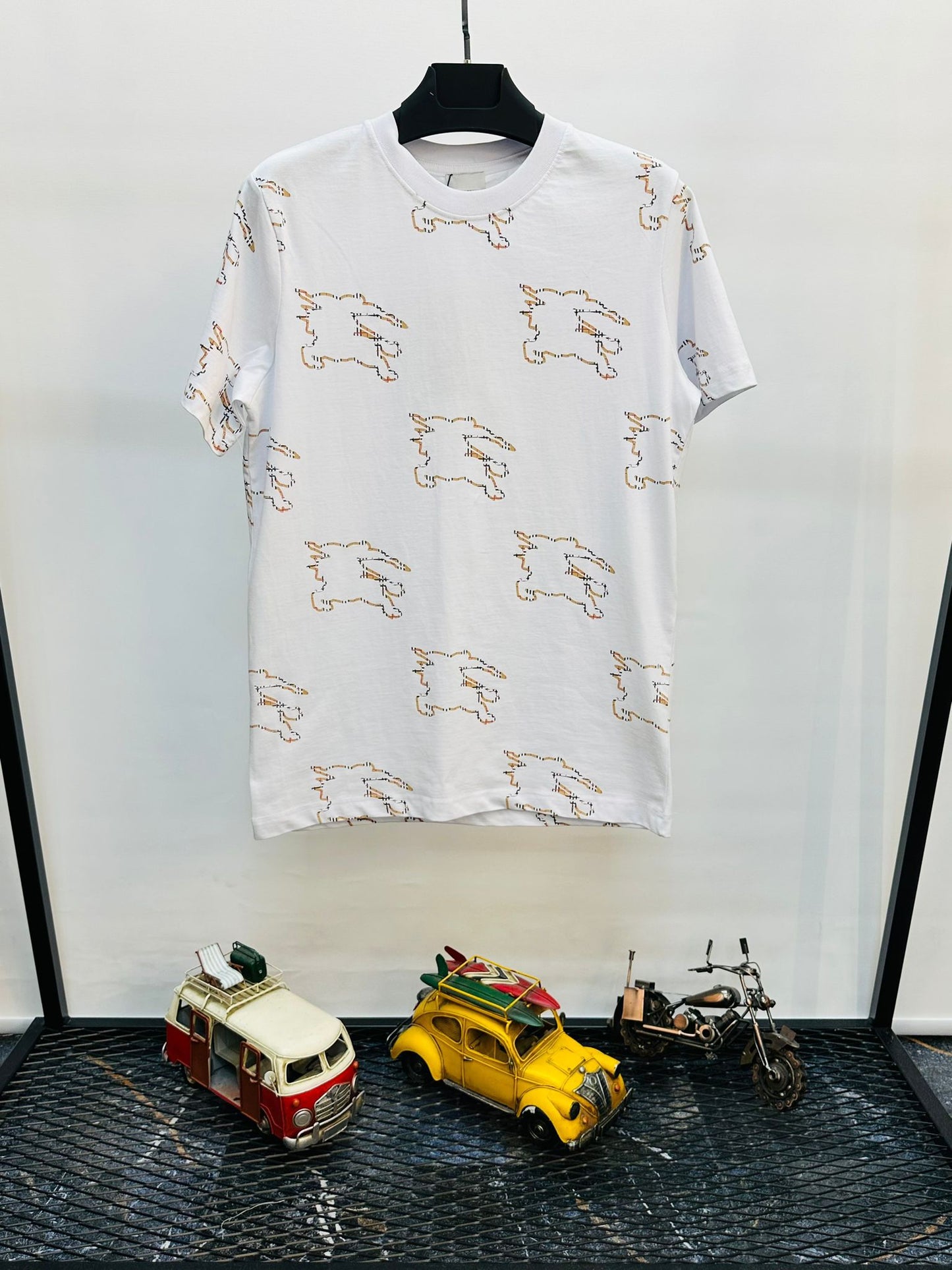 Camiseta burberry oversize blanco logos dorados