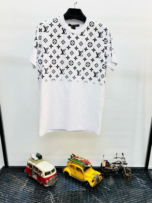 Camiseta lv blanco logos negros oversize