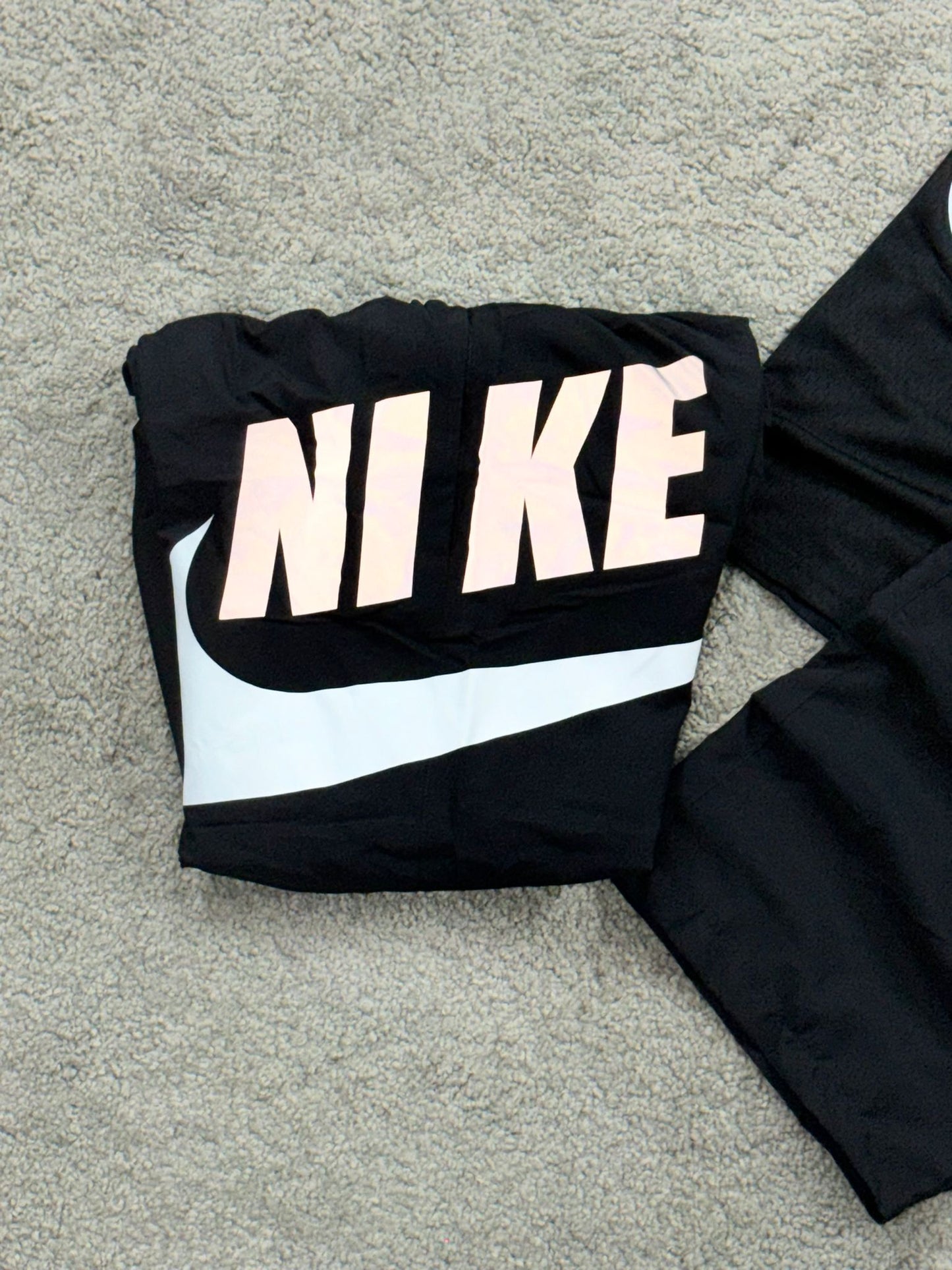 Conjunto nike negro logo blanco y azul reflectante